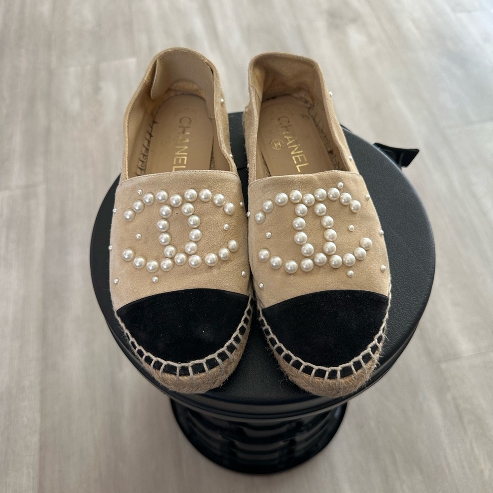 CHANEL Espadrilles In Beige - US 6